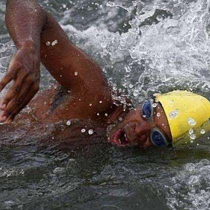 First African American to hold world record in swimming advocates for Black  children to swim